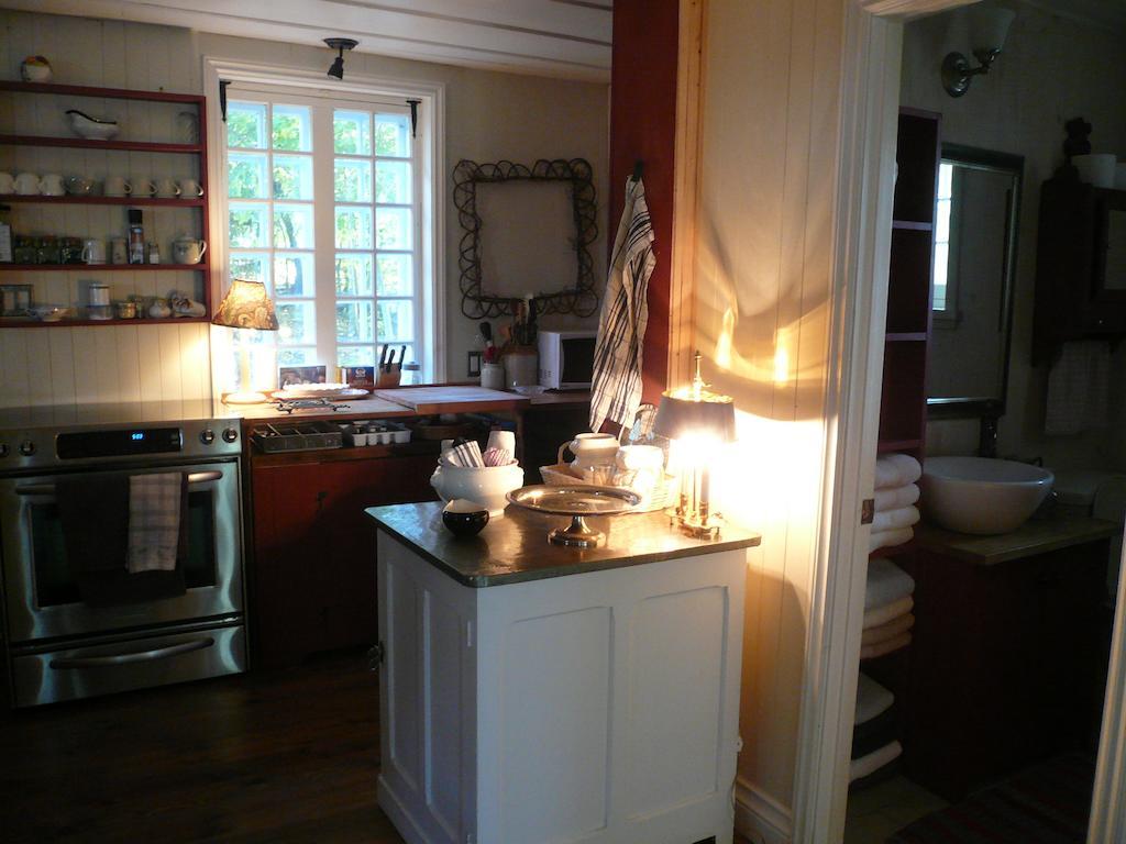 La Maison Ancestrale Guerard Saint-Laurent-de-l'ile d'Orleans Room photo